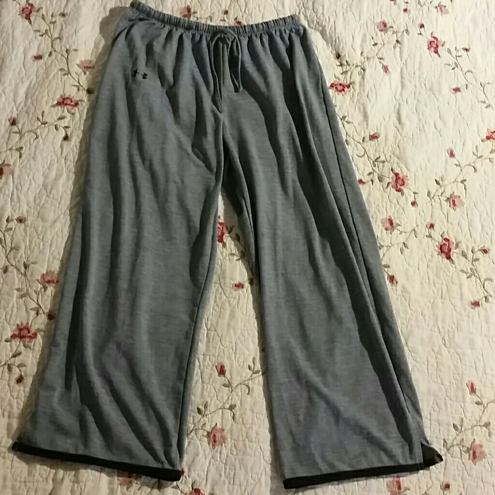 Under Armour yogi/athletic pants.